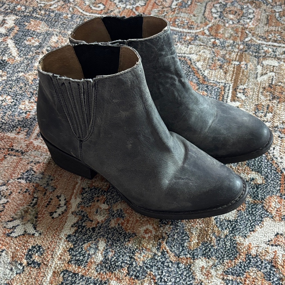 Circle G ankle boots